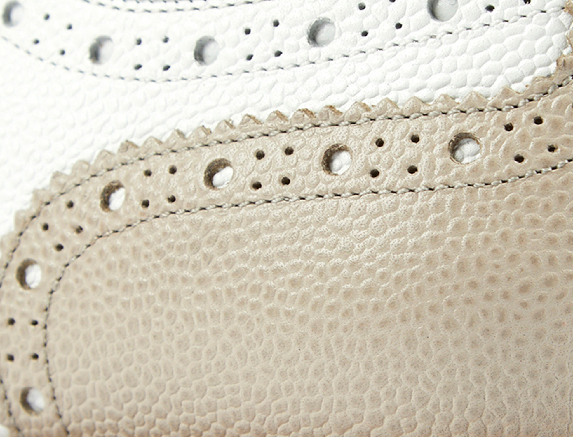 Cuir Beluga : quel entretien pour ce cuir noble ?